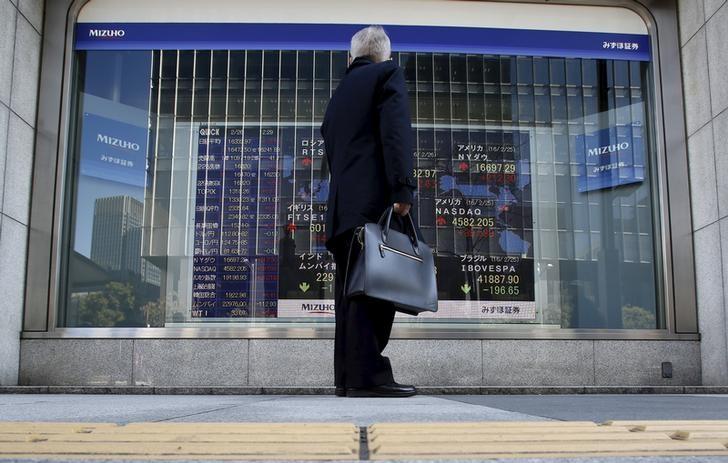 Asian shares rise as China and US weigh fresh talks