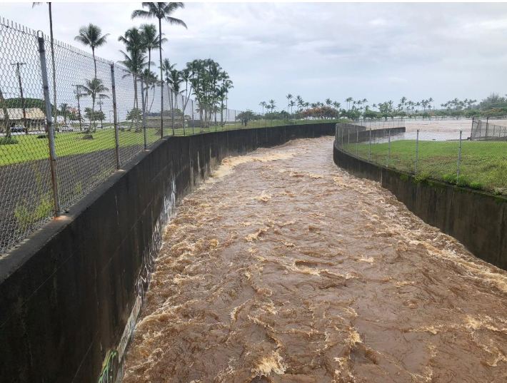 Hurricane Lane menaces Hawaii even though storm has weakened