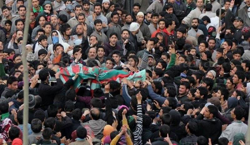 Indian troops martyr two youths in Kashmir