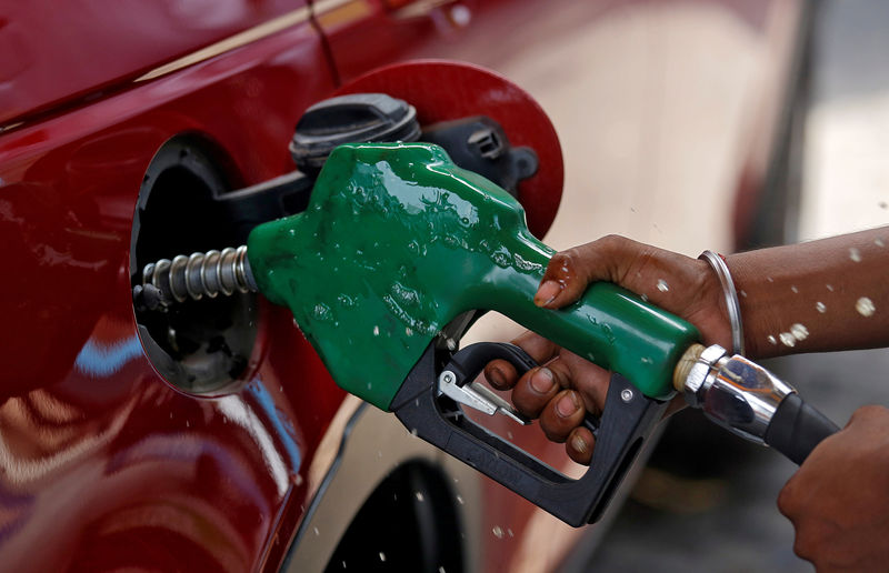 Govt reduces petrol prices by Rs 4.86 per litre on New Year's Eve