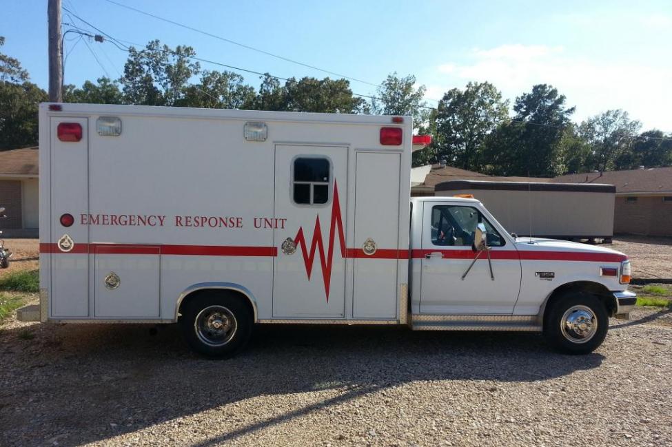 Survival after cardiac arrest may depend on which EMS agency shows up