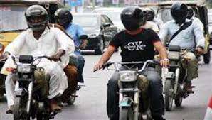 Police kicks off drive to fine bikers not wearing helmet