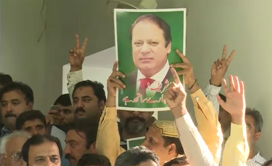 PML-N workers celebrate release of Nawaz, Maryam & Safdar