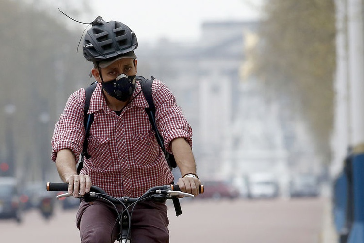 Even low levels of traffic pollution tied to heart damage