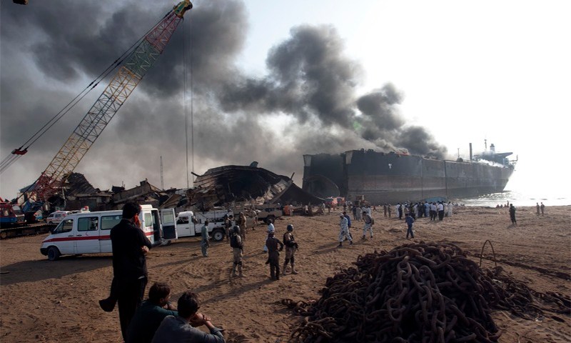 Eight laborers burnt as fire erupts in Gadani ship-breaking yard