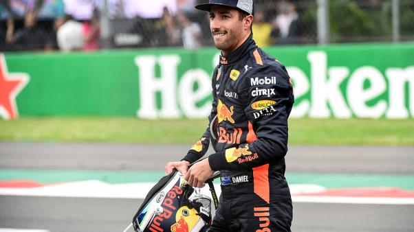 Racing driver Ricciardo denies Verstappen record pole in Mexico