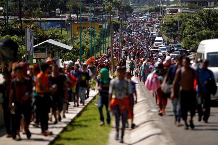 Trump threatens to cut Central America aid over migrant caravan