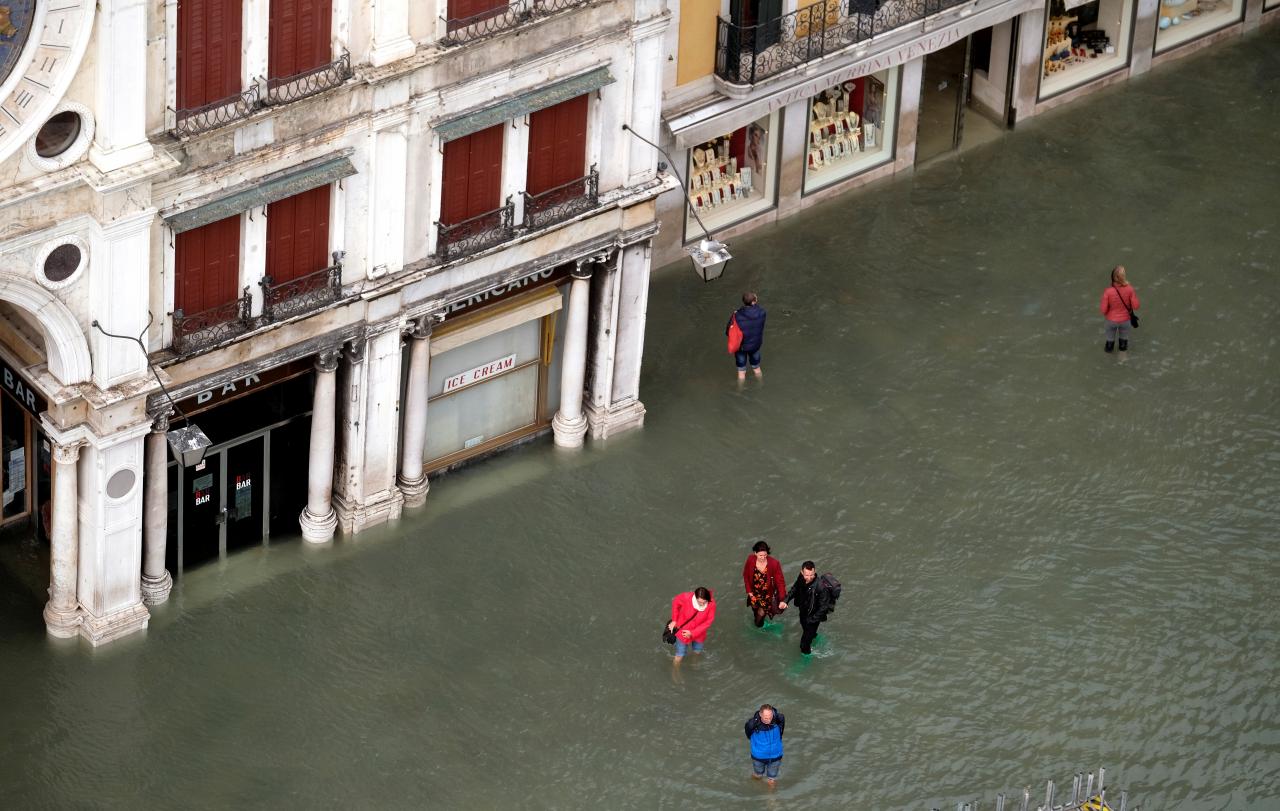 Five die as storms, high winds batter Italy