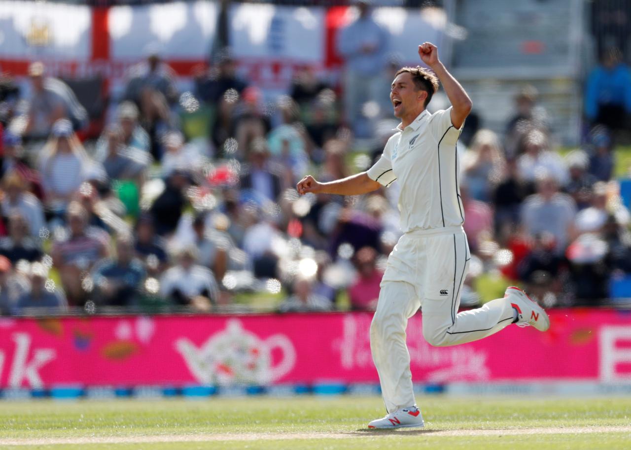 Boult leads New Zealand fightback against Pakistan in Abu Dhabi