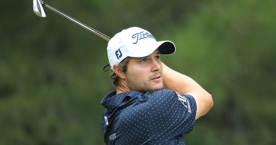 Golfer Uihlein leads in Vegas as big names in striking distance