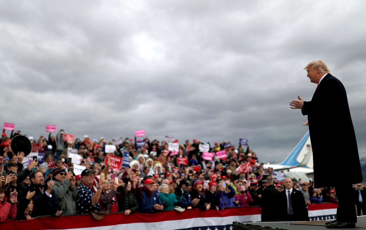 Trump touts economy, Georgia sees racist calls as US vote nears