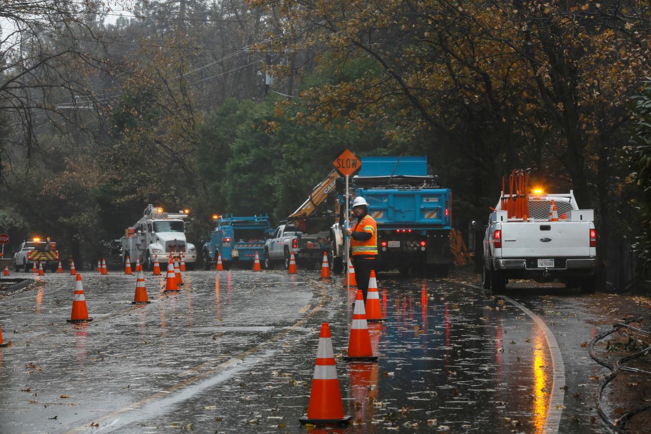 Rain breaks, easing search for remains of California wildfire