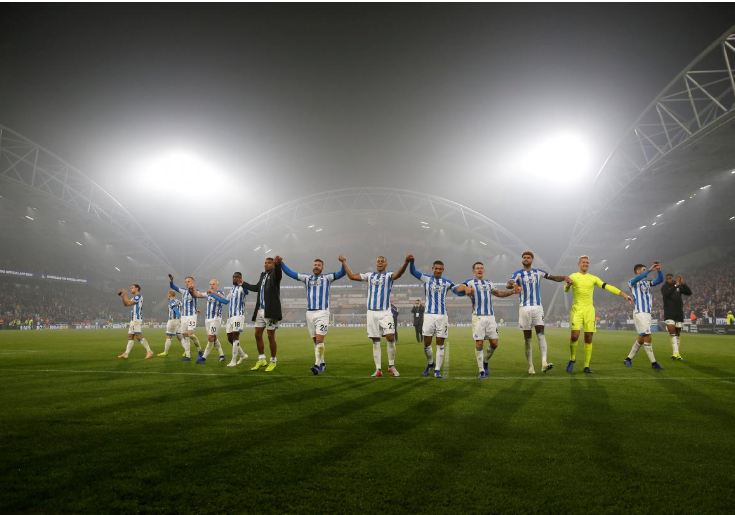 Huddersfield beat Fulham 1-0 to grab first Premier League win