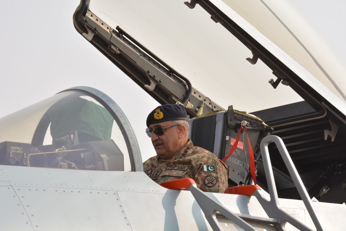 COAS witnesses ongoing Pak-China air exercise