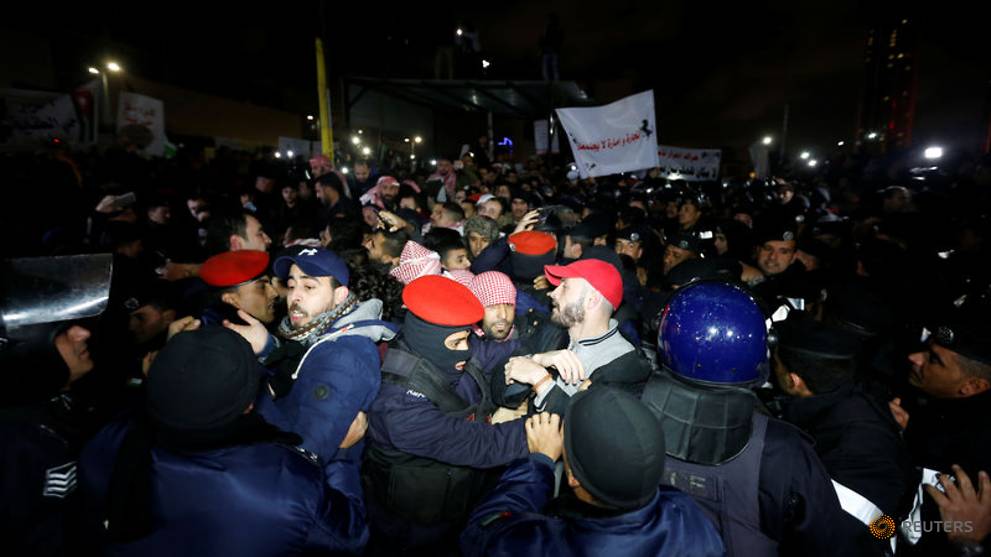 Jordanians stage new anti-austerity protests