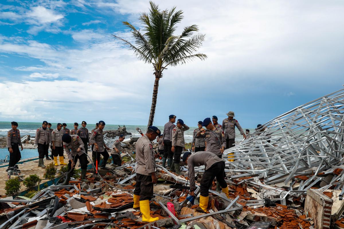 Indonesia hunts for survivors as volcano tsunami toll nears 400