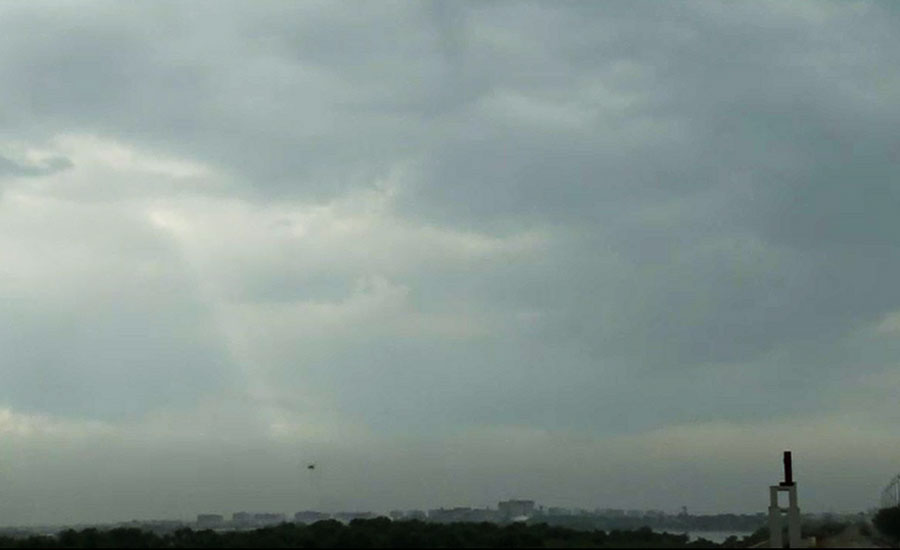 Weather turned pleasant after light shower in Lahore