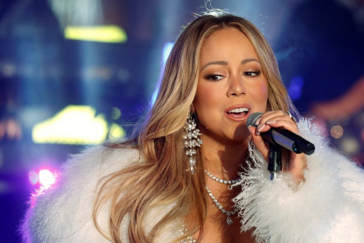 Singer Mariah Carey sues former executive assistant