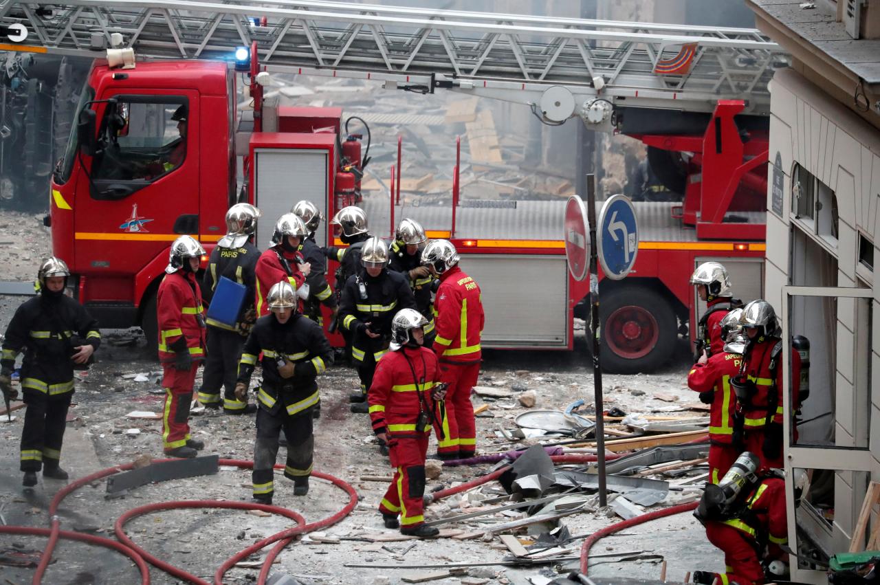 Several people injured in huge gas explosion in Paris