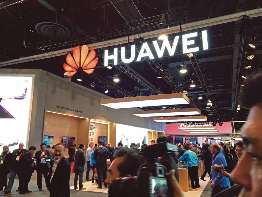 US lawmakers introduce bipartisan bills targeting China's Huawei and ZTE