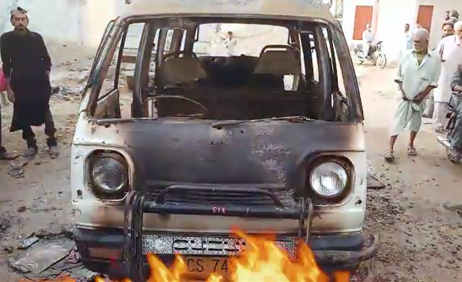 Eight kids receive burns as school van catches fire in Karachi