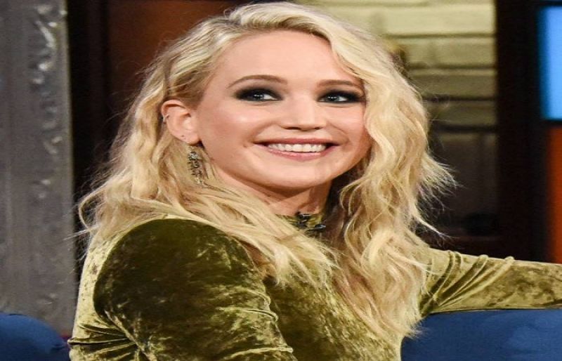 Jennifer Lawrence engaged to art gallery director