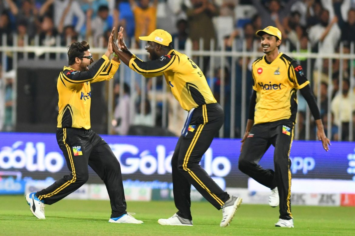 PSL 4: Spirited Peshawar thump sloppy Karachi