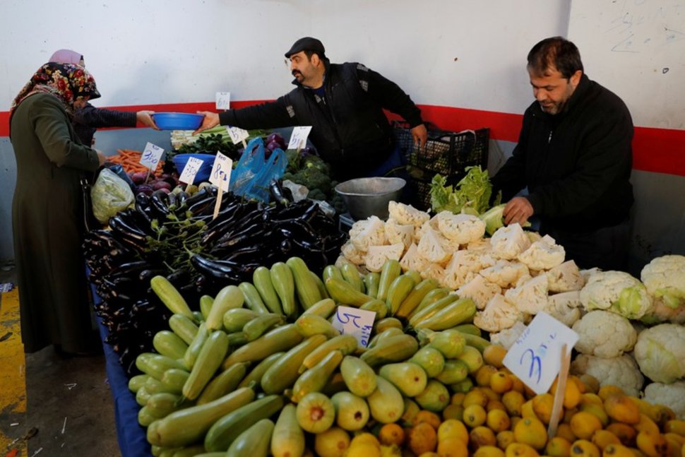 Turkey opens govt vegetable stalls in battle with inflation