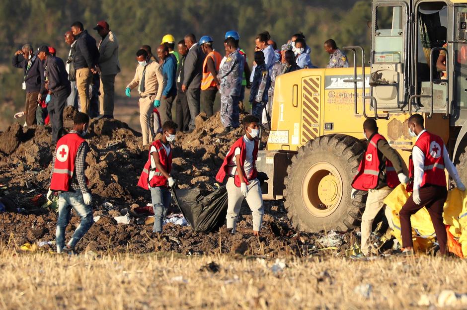 China orders airlines to suspend Boeing 737 MAX 8 aircraft after crash