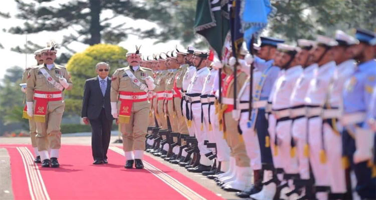 Malaysian PM Mahathir presented guard of honour at PM’s House