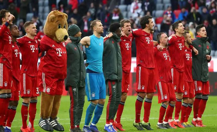 Bayern crush Wolfsburg 6-0 to take over Bundesliga lead