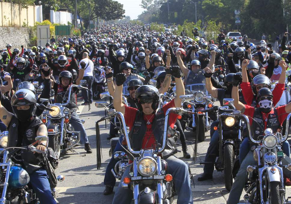 Thousands of motorbikers protest at Philippines' new plate regulation