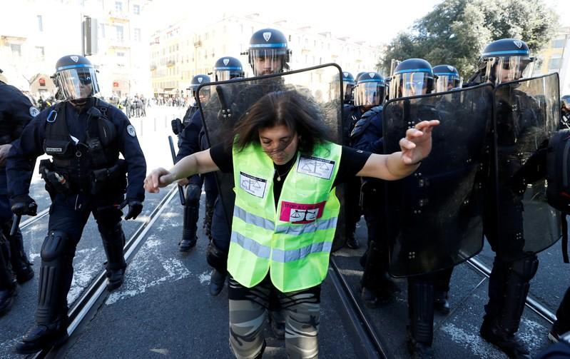 'Yellow Vests' march in Paris as troops join police to prevent trouble