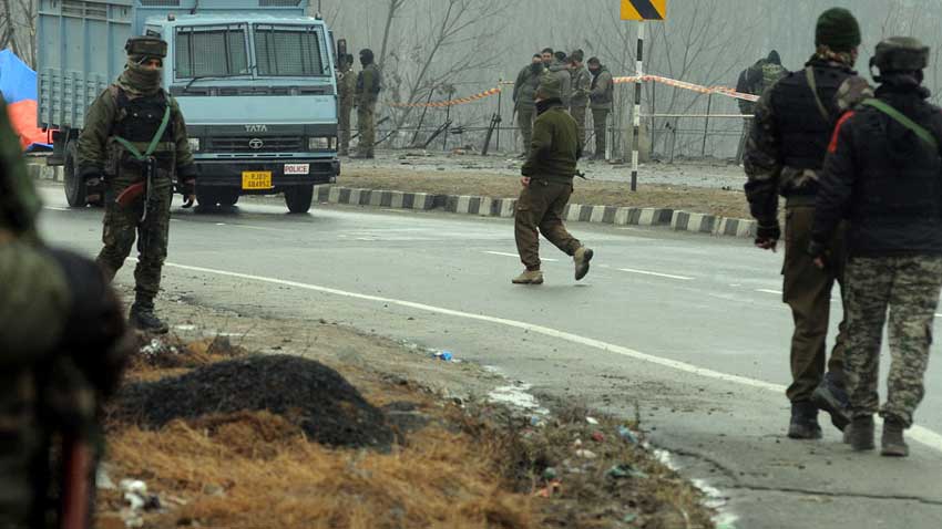 Indian troops arrest 44 youth in crackdown in Shopian, Pulwama