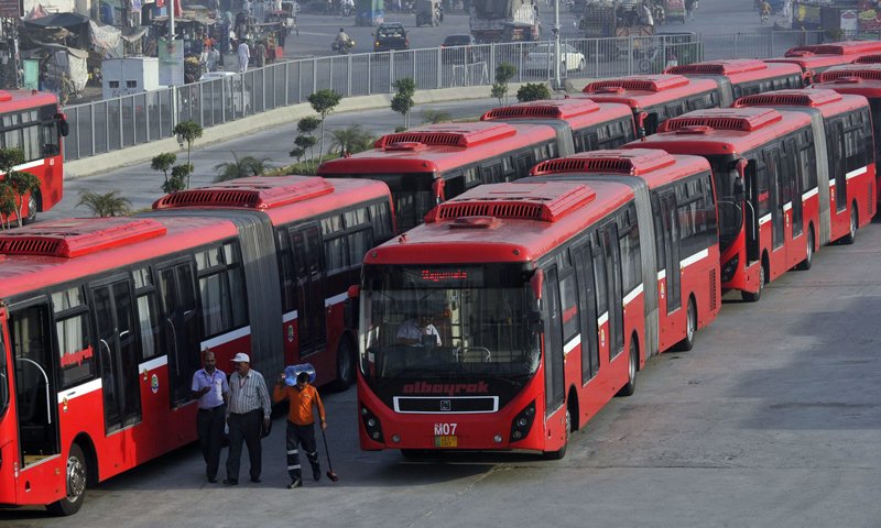 PM gives a go-ahead to hike fares of Lahore’s Metro Bus