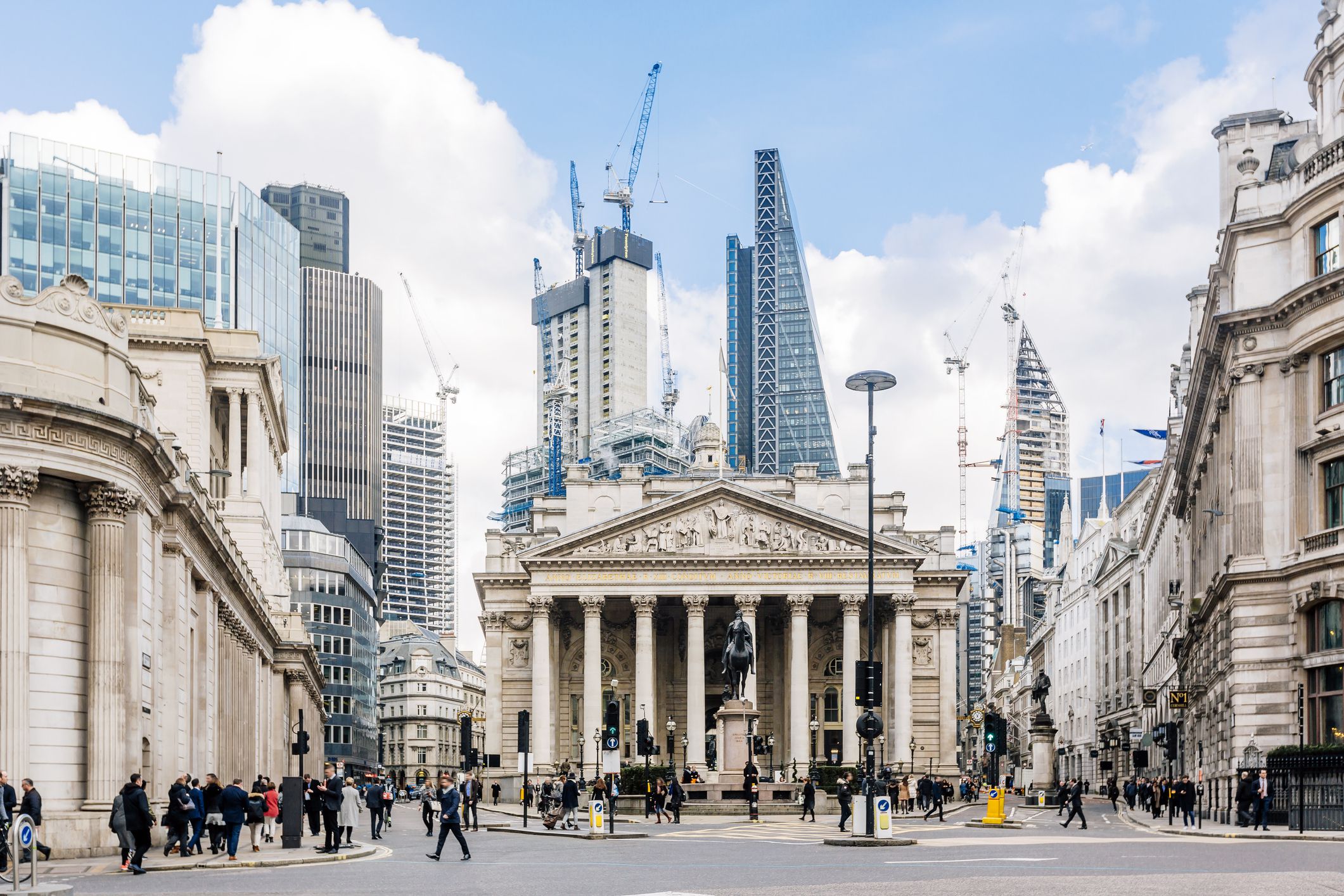 Bank of England to plough lone furrow with rate hike message