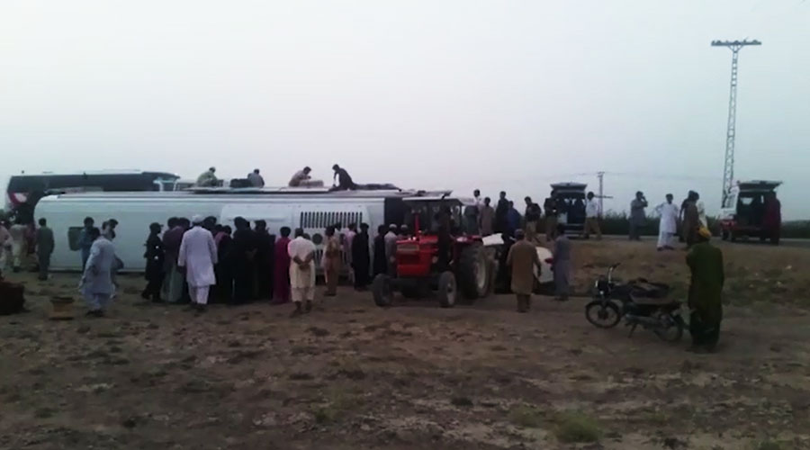 Six killed, 15 injured in Shikarpur road accident