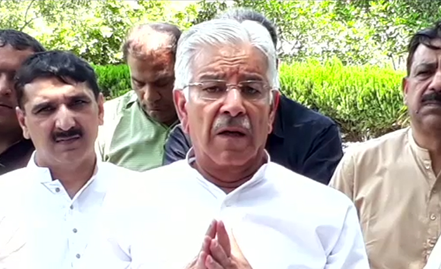 Khawaja Asif supports Maryam’s statement as ‘mockery of economy’