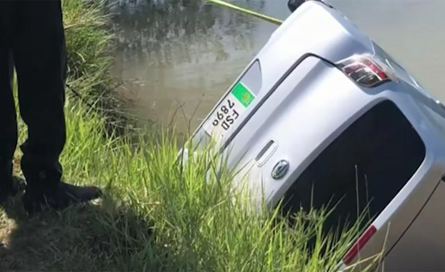 Three terrorists drown as car plunges into canal in Gujrat