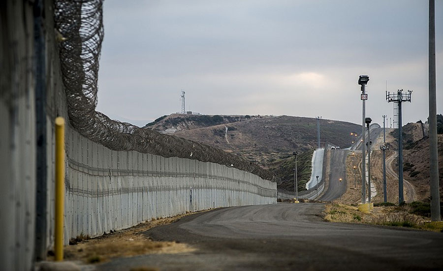 US Supreme Court clears way for Trump wall funding