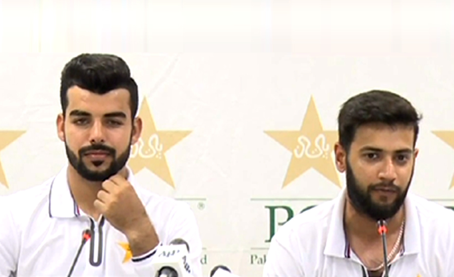 Imad Wasim denies grouping in team, PM’s phone call