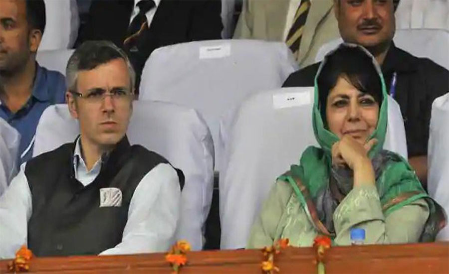 Curfew-like restrictions in IoK: Former CMs Mehbooba, Omar placed under house-arrest