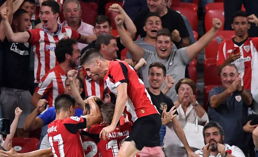 Barca beaten in Bilbao by thunderous strike from Aduriz