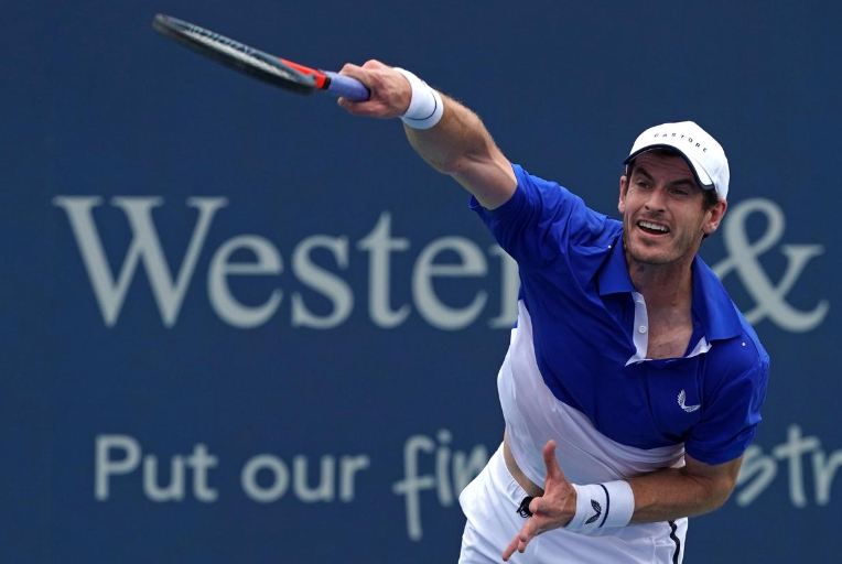 Murray battles to first singles win on ATP tour since January