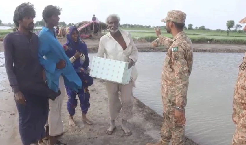 Pak Army and FC continues relief operation in flood-hit areas across country