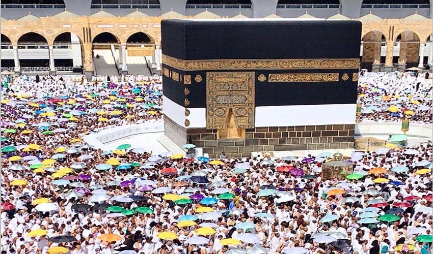 Pilgrims stone the devil as Hajj winds down