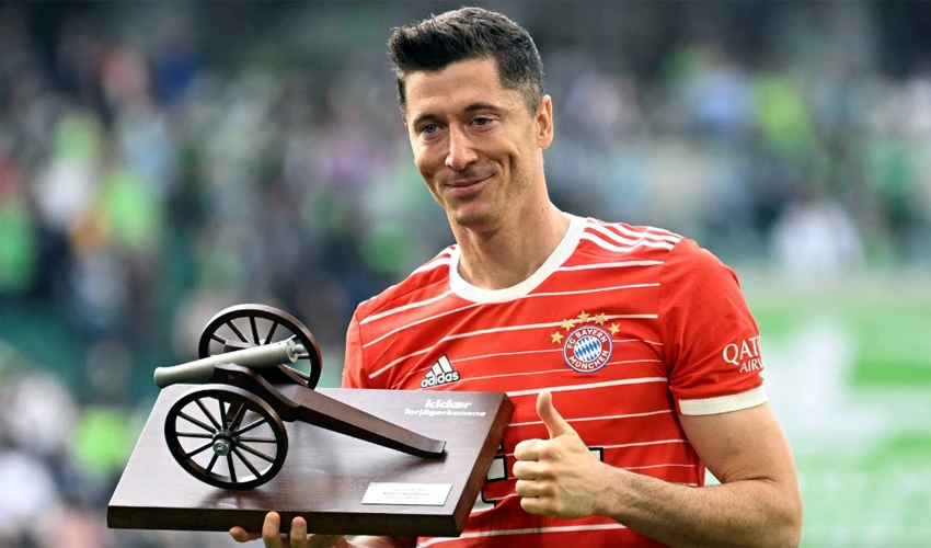 Soccer: Lewandowski joins Barcelona from Bayern until 2027