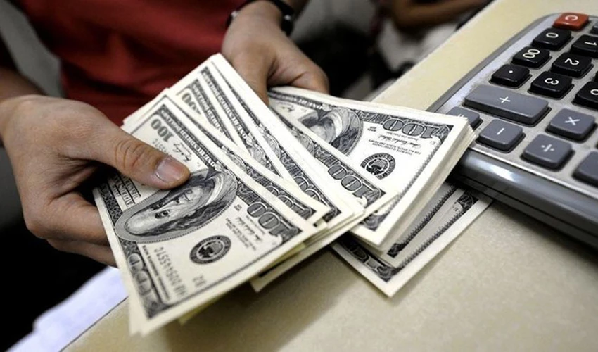 Dollar closes at Rs213.90 after losing 8 paisas in interbank market