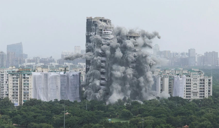 Plumes of dust as India demolishes illegal skyscrapers