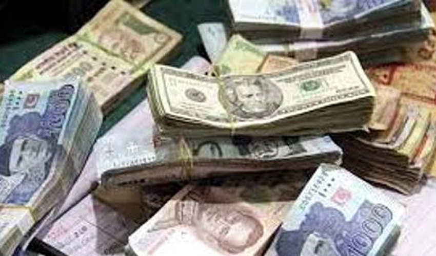 Dollar increases by Rs5.38 in interbank trading, reaches all-time high of Rs290.22